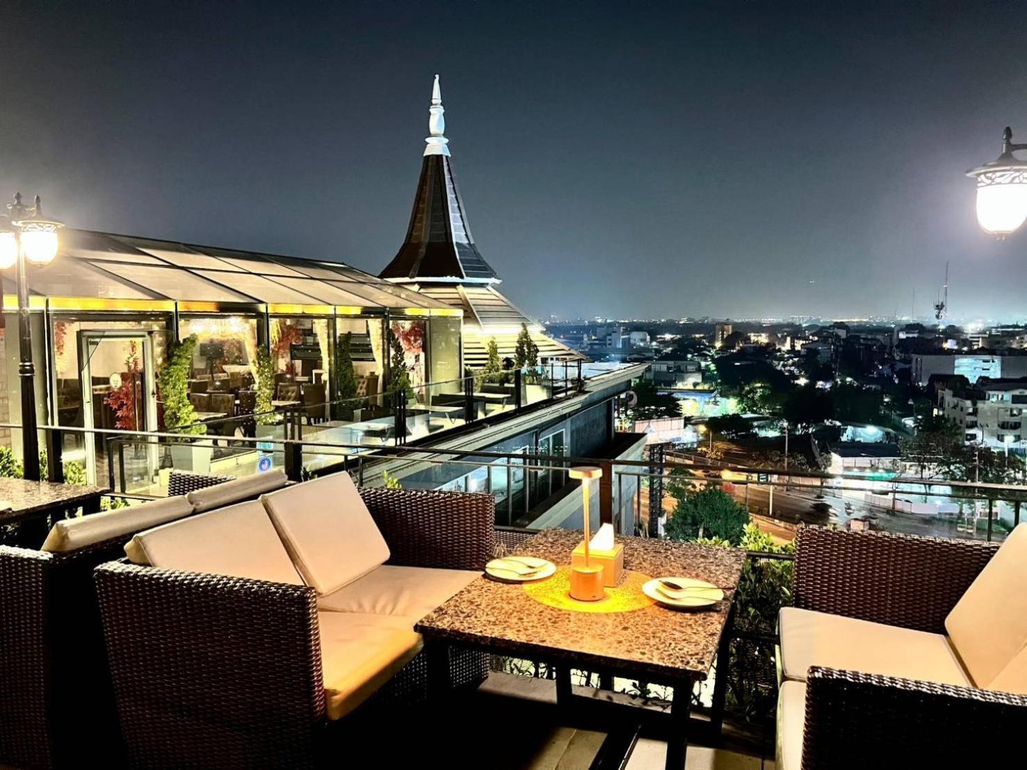 Sky Dome Resotel - โรงแรมสกายโดม รีโซเทล Bangkok Exterior photo