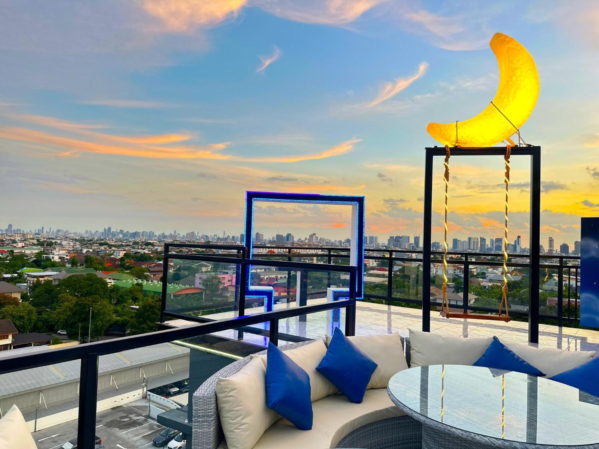 Sky Dome Resotel - โรงแรมสกายโดม รีโซเทล Bangkok Exterior photo